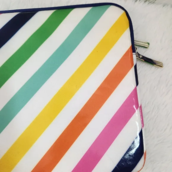 Clear Coated Zip Close Laptop Sleeve - Picture 6 of 8